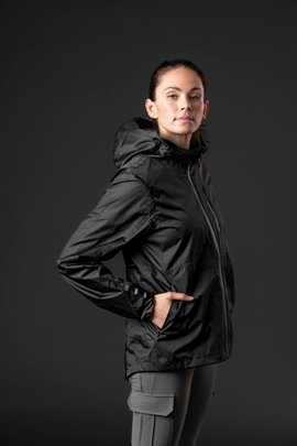 Catago Nova windbreaker jakke i sort med refleksdetaljer.